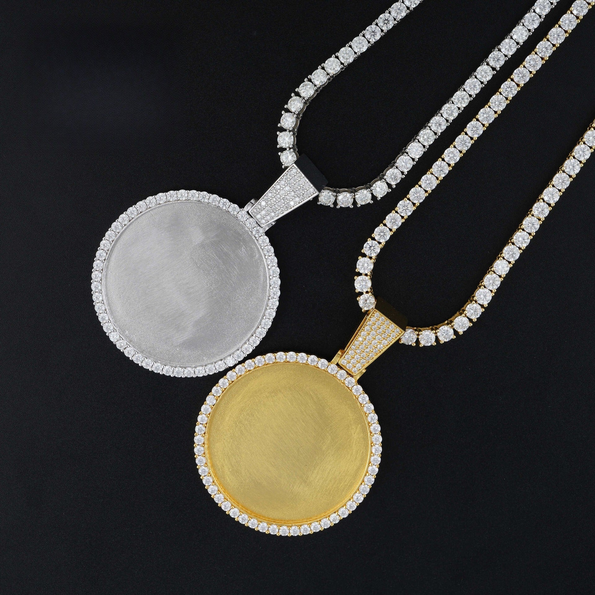 Hip - Hop 40MM Round Photo Frame Pendant – S925 Silver Moissanite, Trendy Men’s Jewelry - CaratixJewelry